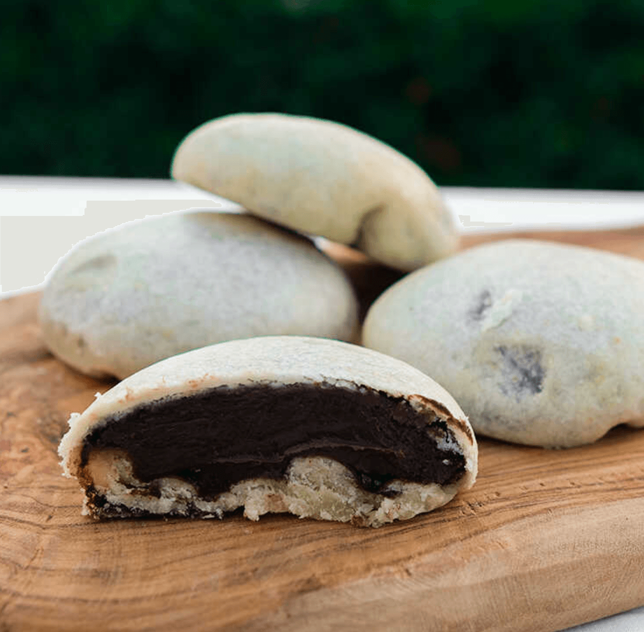 Izmir bombasi chocolate-filled Turkish cookie