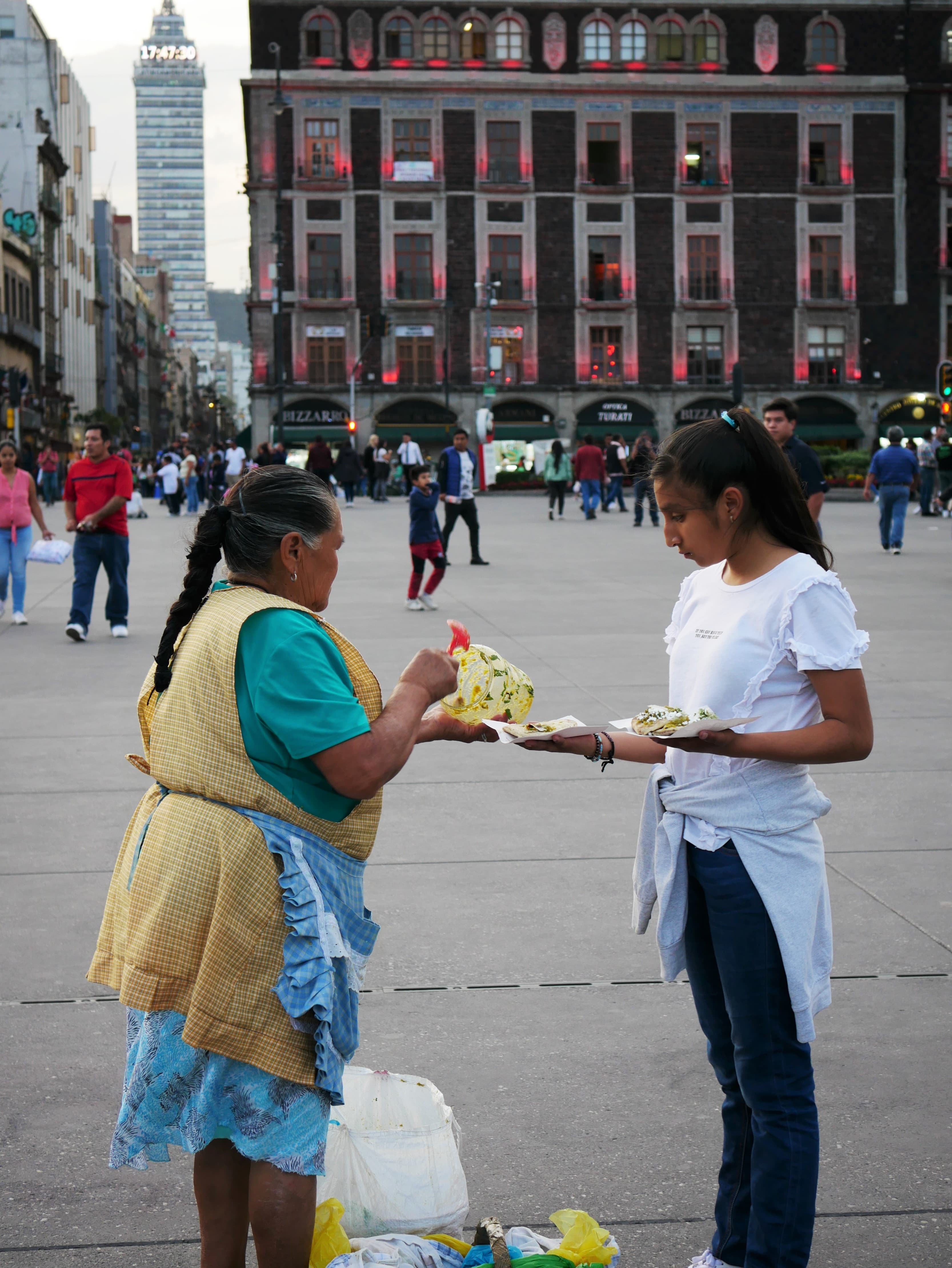 Basket tacos in central Mexico City