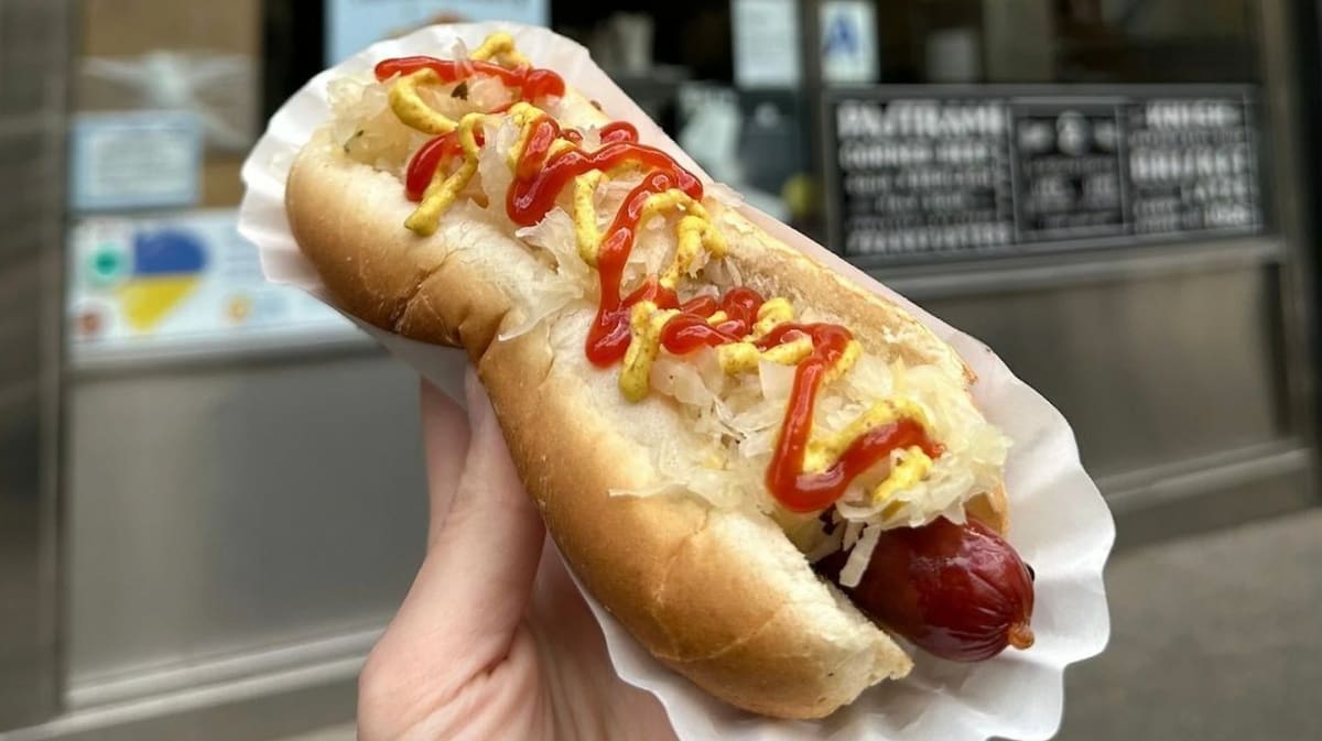 NYC street hot dog
